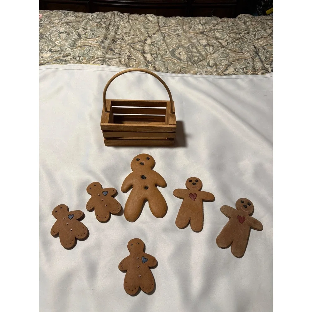 Primitive Gingerbread Family Christmas Decor Wooden Basket Rustic Folk Art Set‎